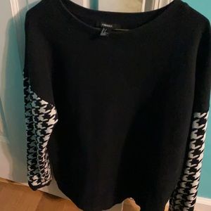 Forever 21 sweater Size Small